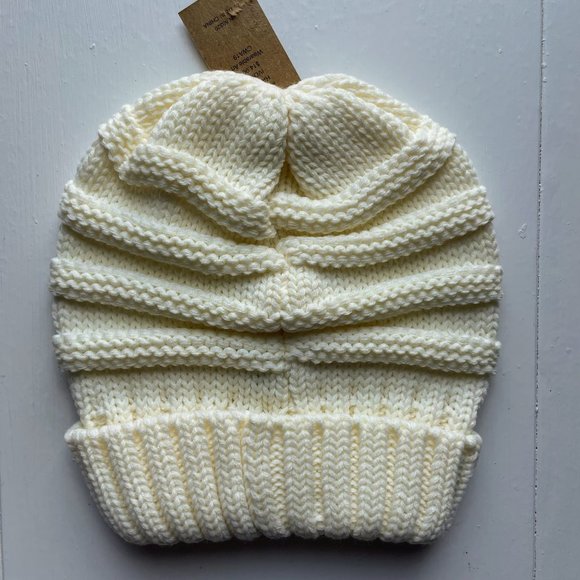 CC Solid Knit Oversized Slouchy Beanie with Tags - Picture 2 of 4